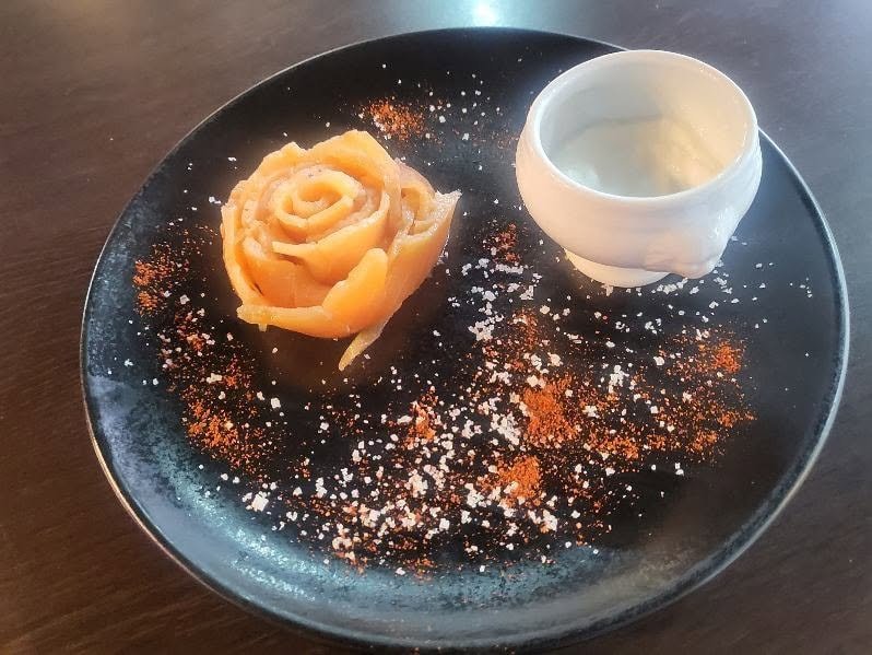 Dessert tatin en rose de pommes